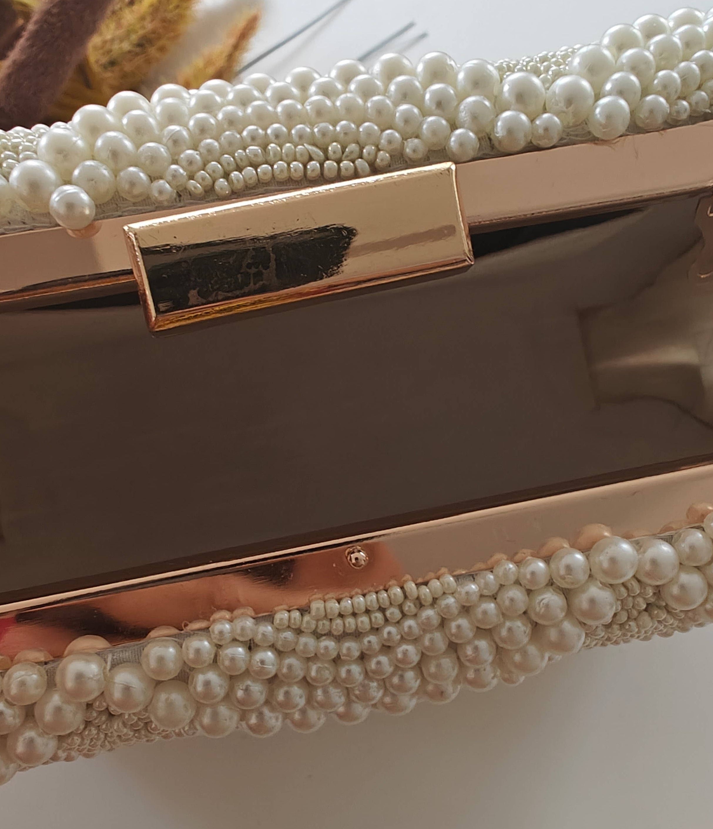 Pearl Clutch