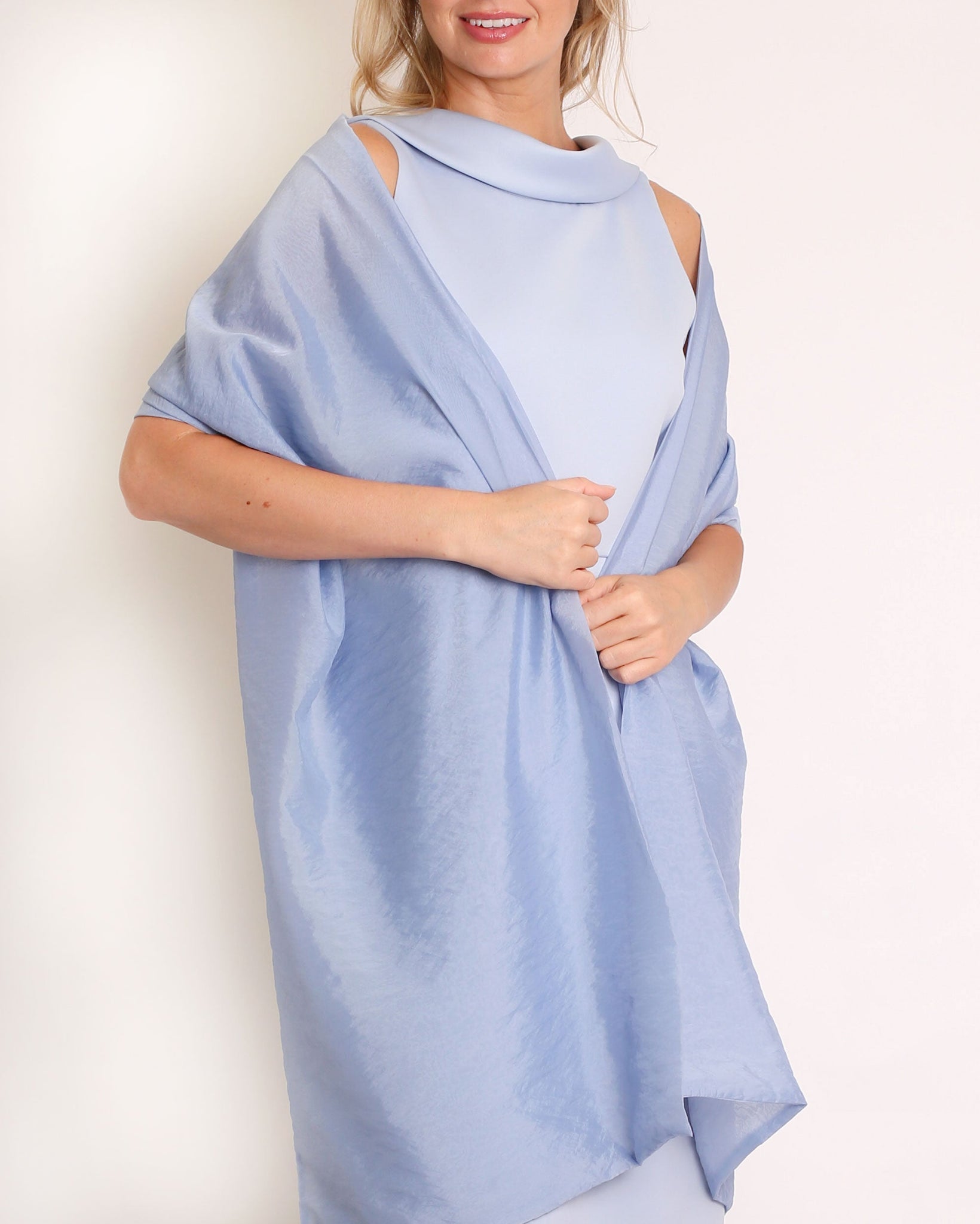 The Shawl in Organza Camilyn Beth The Shawl in Organza Camilyn Beth
